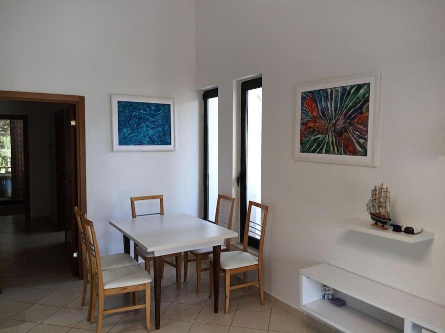 Pine Tree App 150m By Beach! Appartement Golem (Tirana)